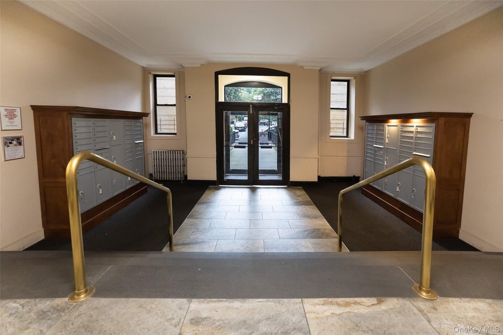 83-52 Talbot Street - Photo 1