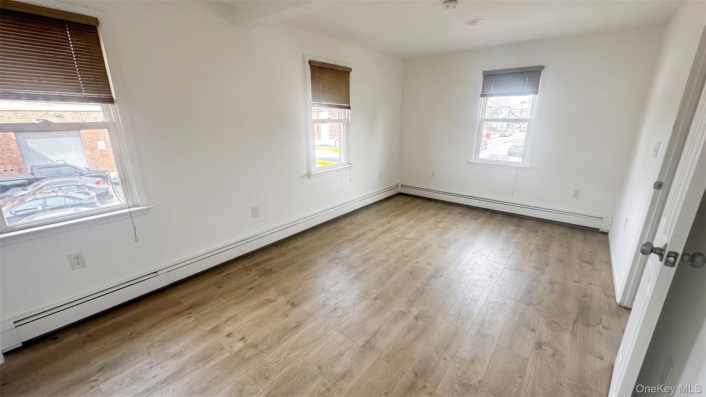 480 Westbury Avenue - Photo 6