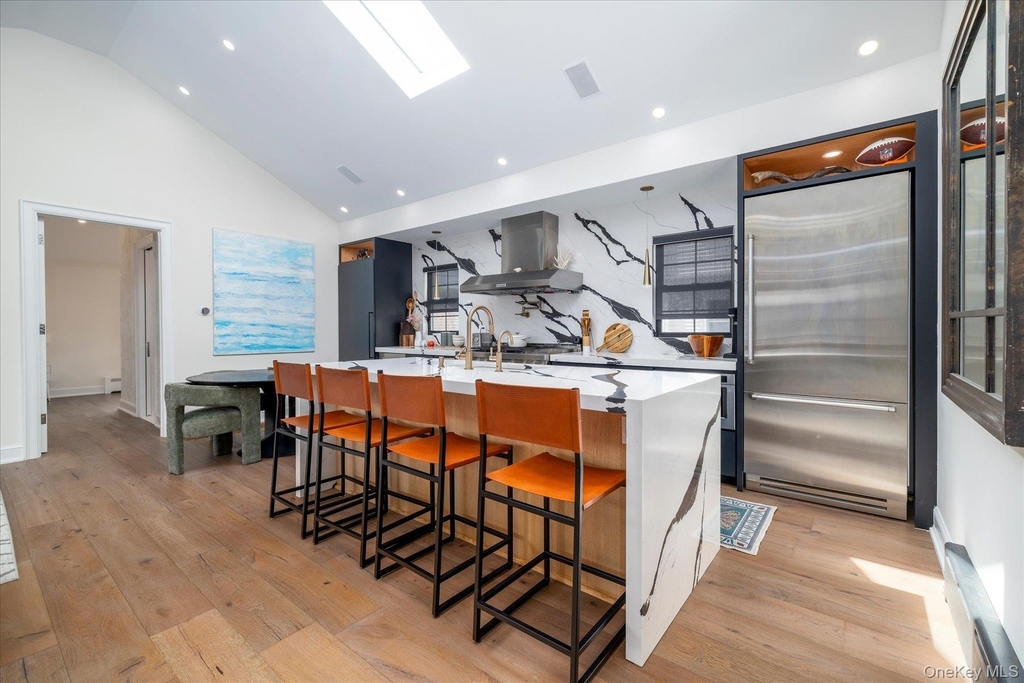 344 E Beech Street - Photo 1