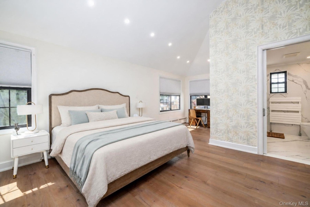 344 E Beech Street - Photo 12