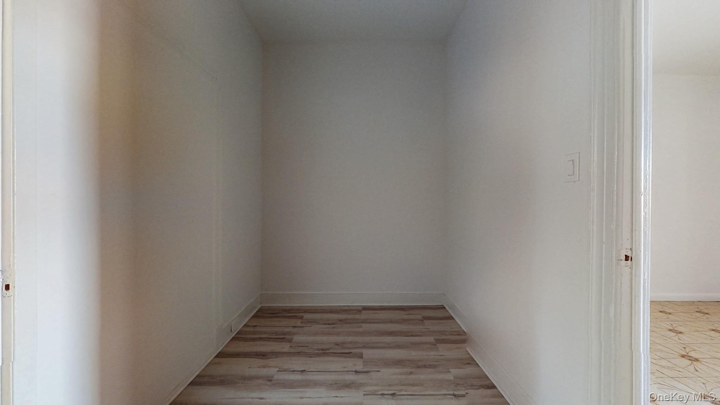 20-13 Greene Avenue - Photo 12