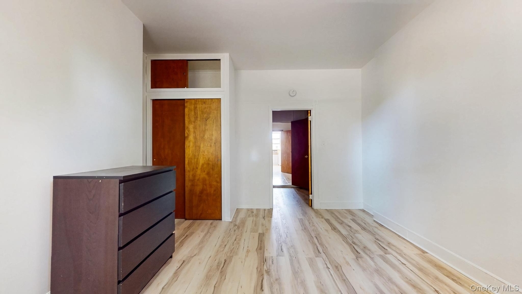 20-13 Greene Avenue - Photo 15