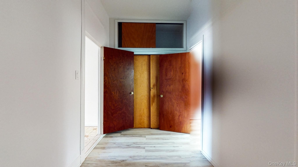 20-13 Greene Avenue - Photo 13