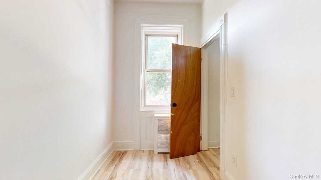 20-13 Greene Avenue - Photo 17