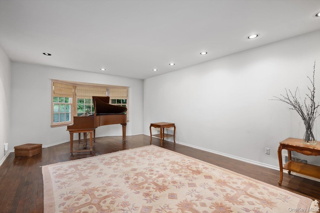 8 Flamingo Road N - Photo 4