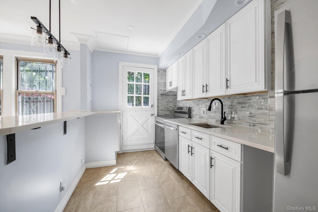 3139 56th Street - Photo 3