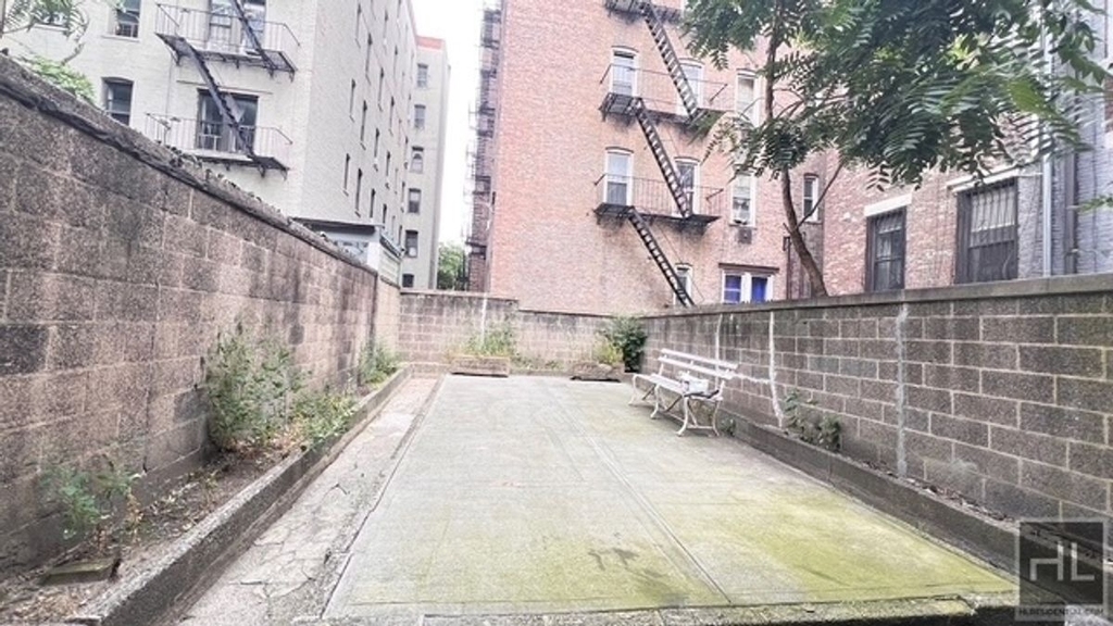 453 W 148th Street - Photo 11