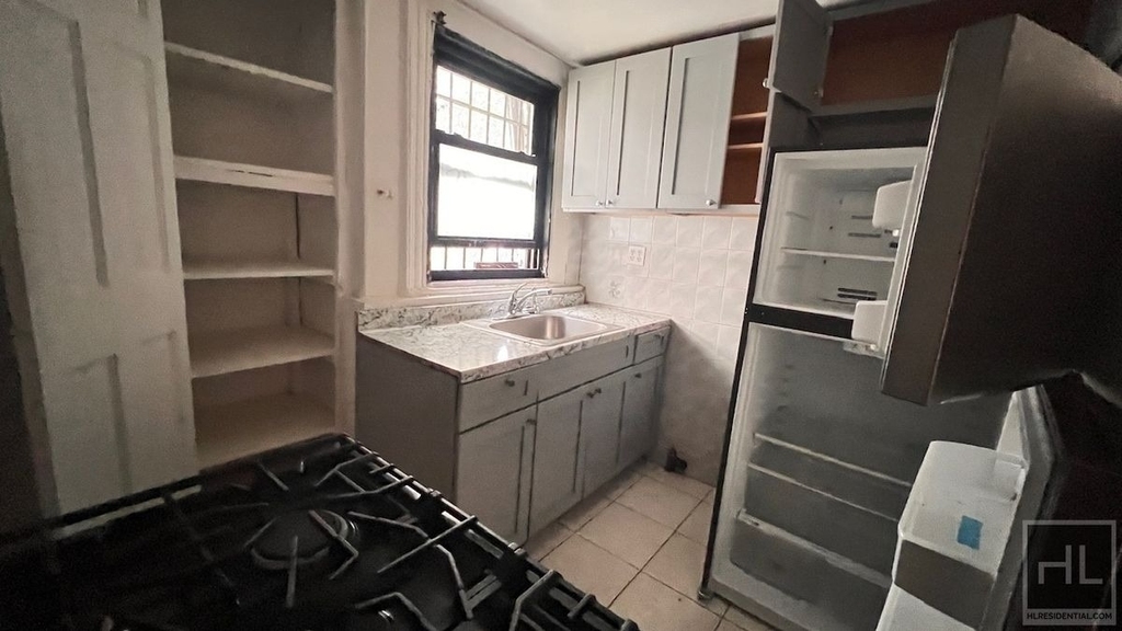 453 W 148th Street - Photo 9