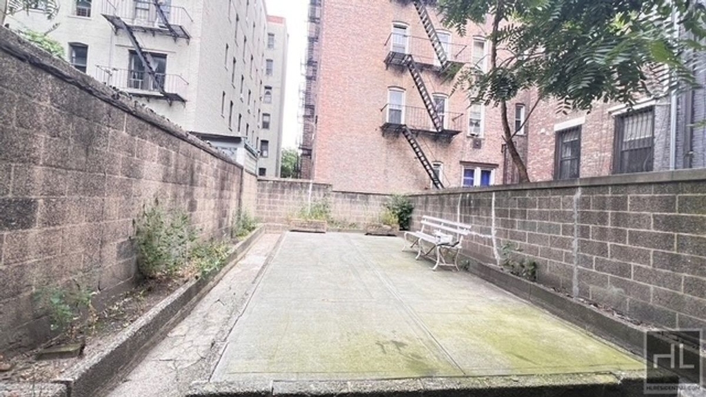 453 W 148th Street - Photo 10