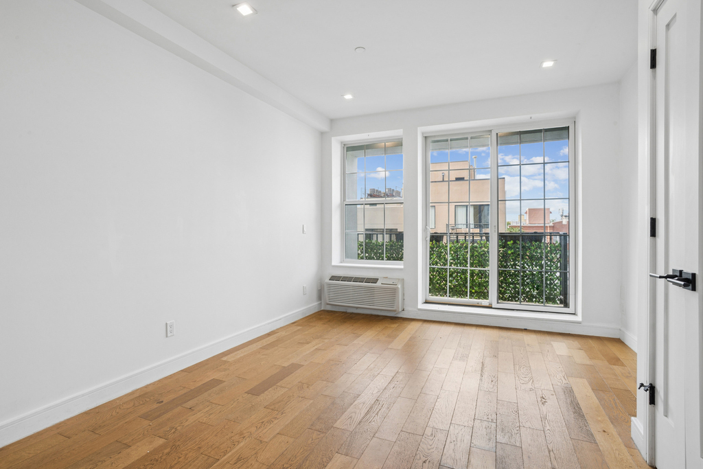 1229 Putnam Avenue - Photo 5