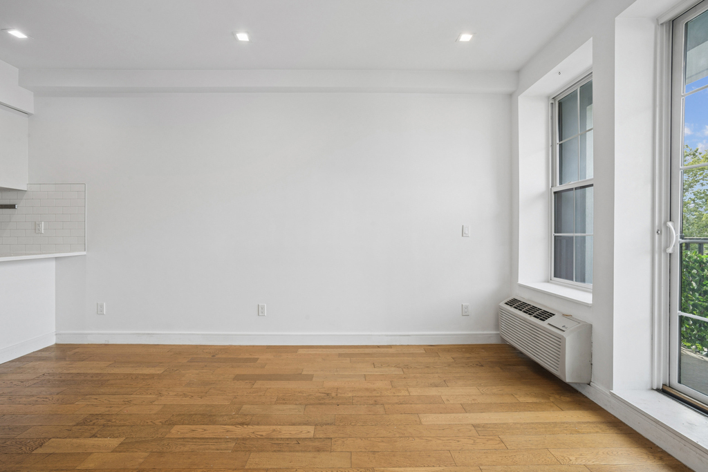 1229 Putnam Avenue - Photo 1