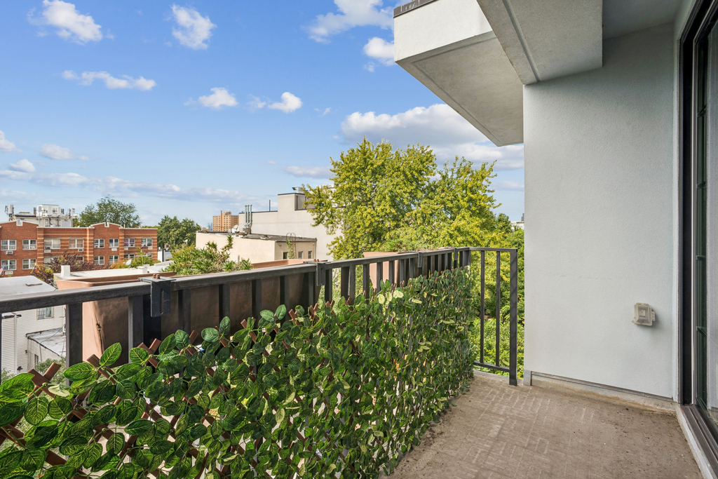 1229 Putnam Avenue - Photo 6