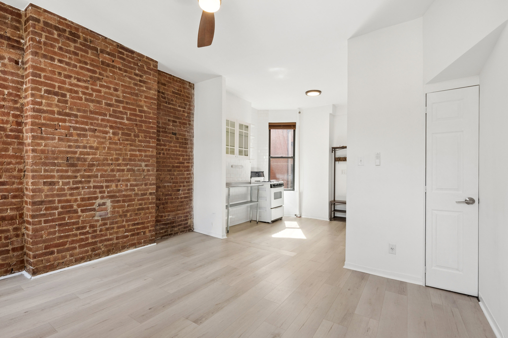 349 W 44th Street - Photo 3