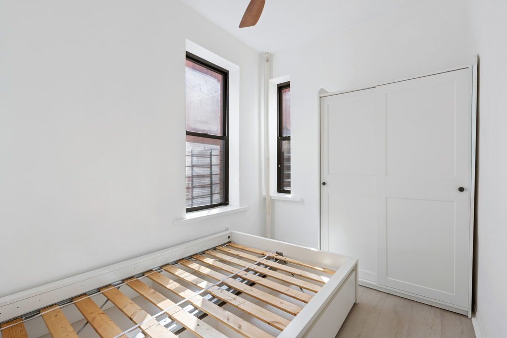 349 W 44th Street - Photo 6