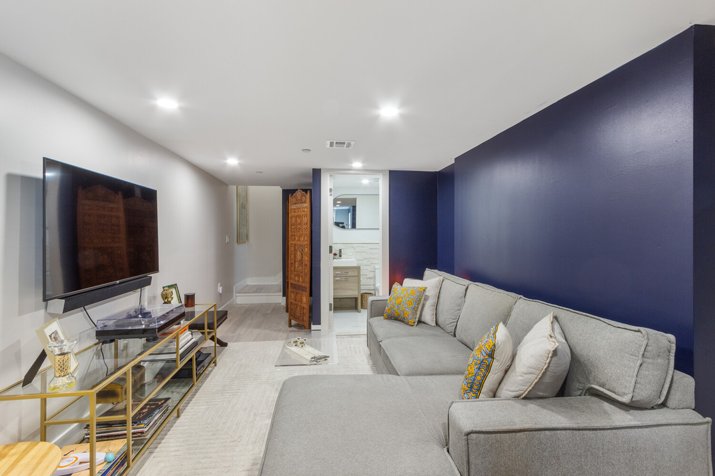 573 Gates Avenue - Photo 1