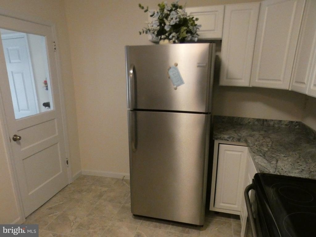 930 Bryant Avenue - Photo 36