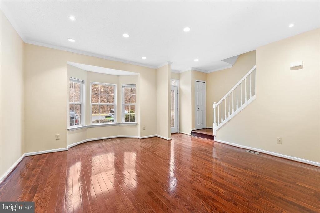407 Lakeview Court - Photo 4