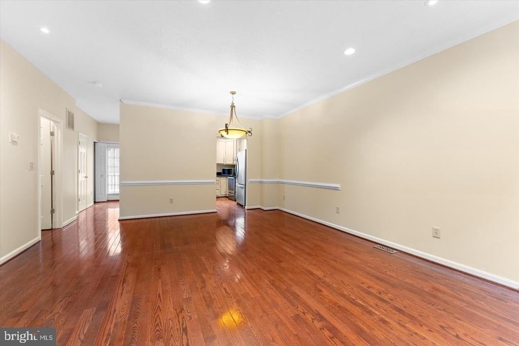 407 Lakeview Court - Photo 7