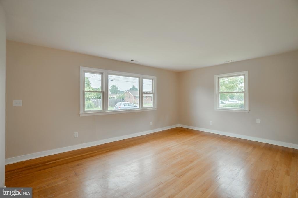 1900 Mimosa Street - Photo 5