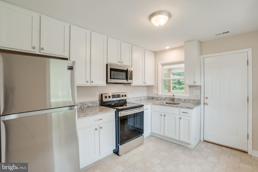 1900 Mimosa Street - Photo 6