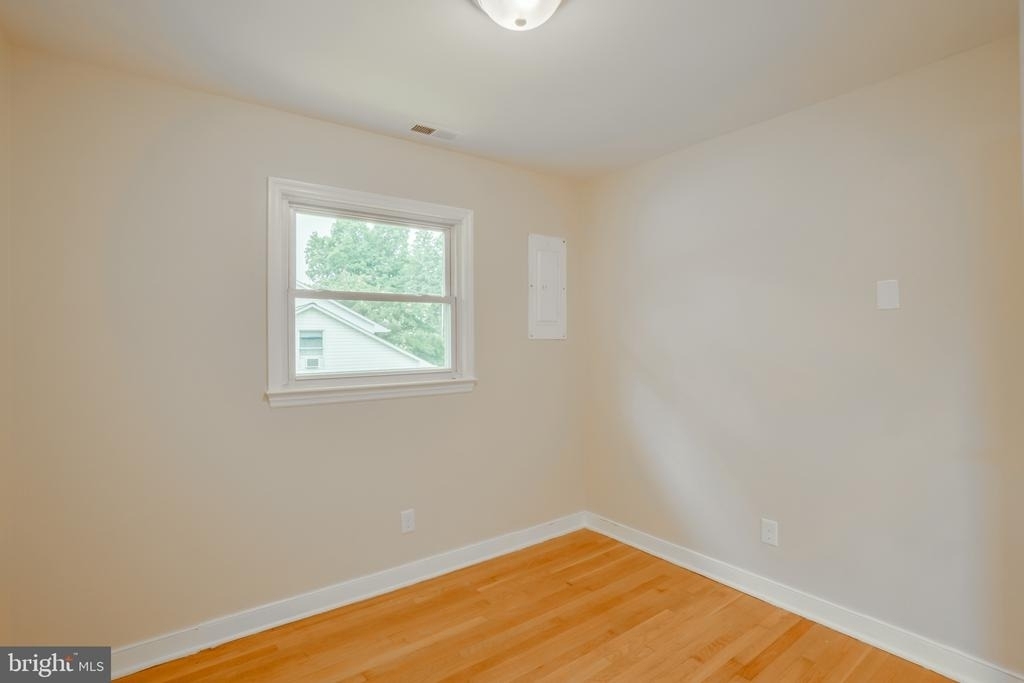 1900 Mimosa Street - Photo 15