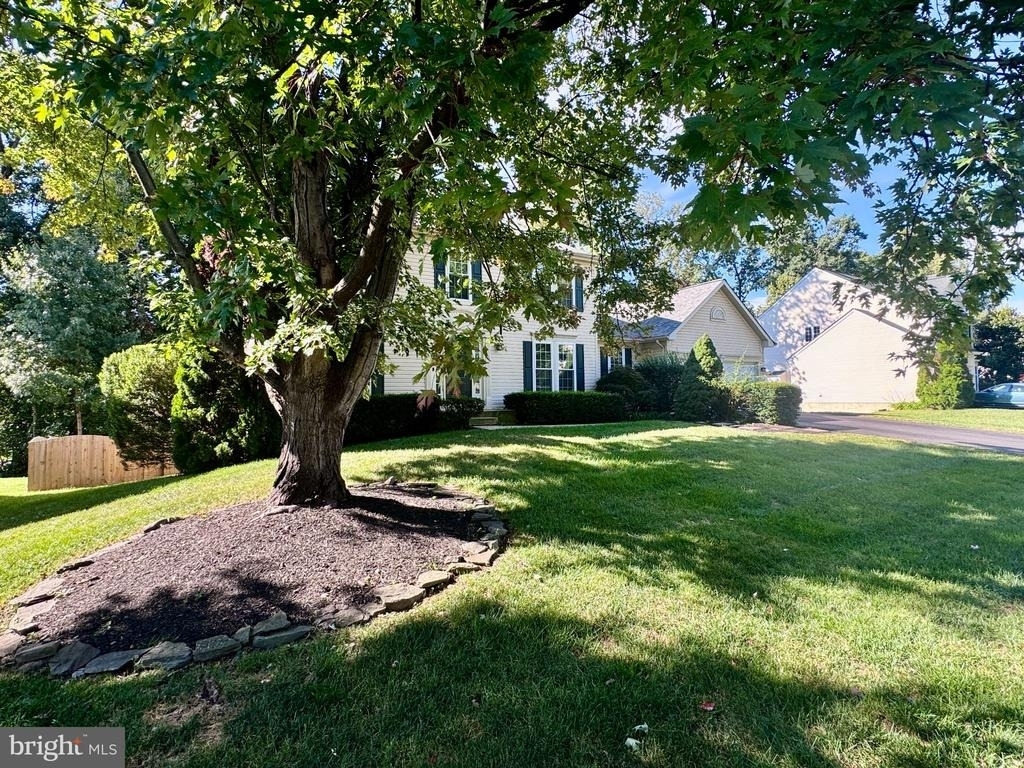 19 Montgomery Drive - Photo 2