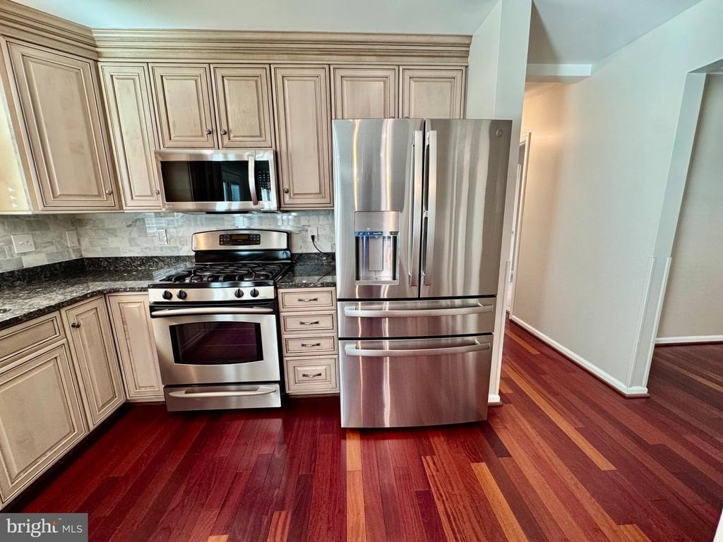 19 Montgomery Drive - Photo 17