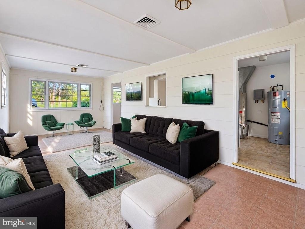 8614 Linton Hall Road - Photo 12