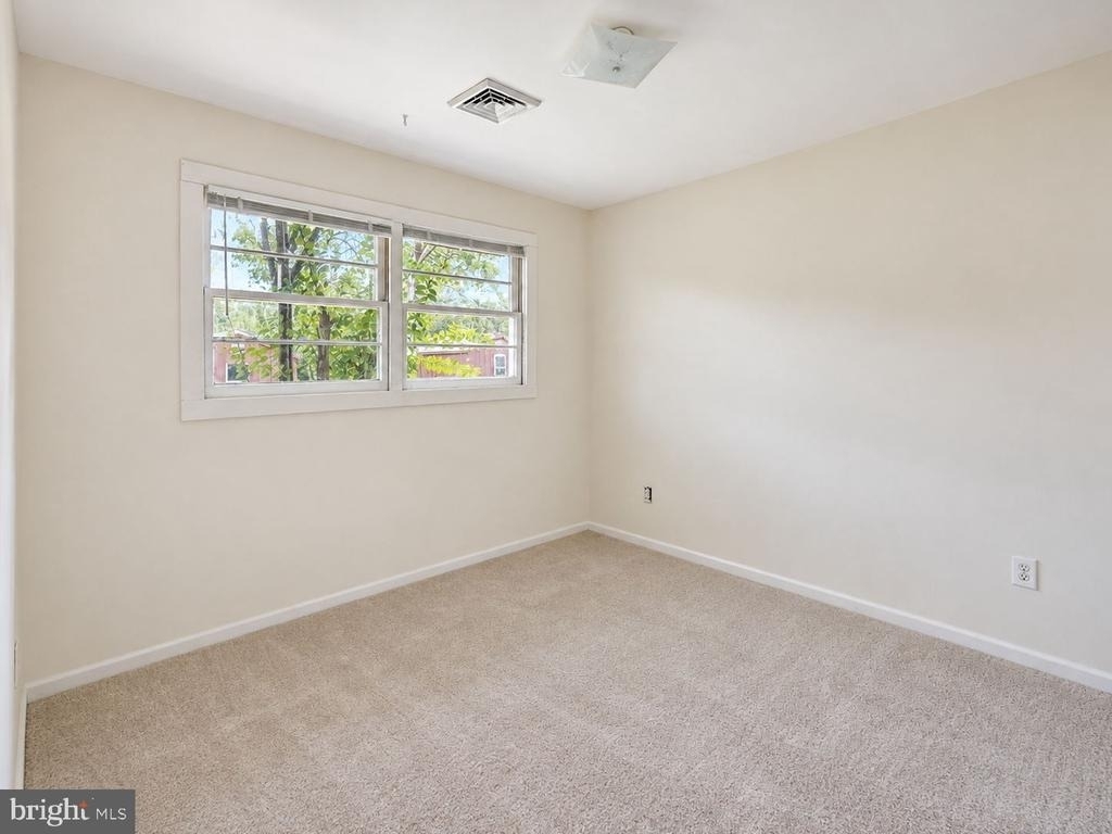 8614 Linton Hall Road - Photo 14
