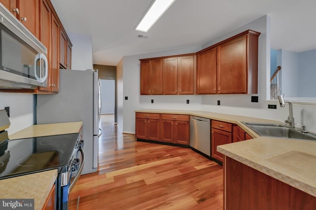 42704 Sandman Terrace - Photo 10