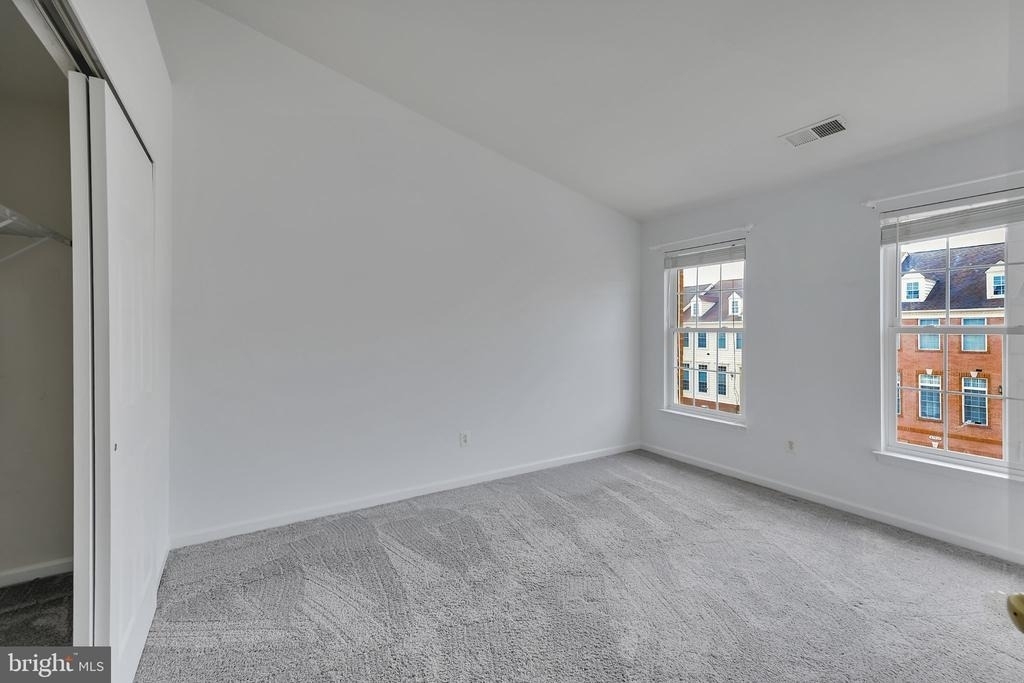 42704 Sandman Terrace - Photo 28