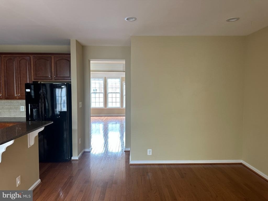 25147 Cutgrass Terrace - Photo 11