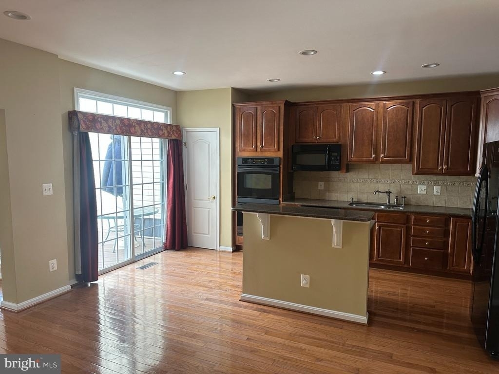 25147 Cutgrass Terrace - Photo 8