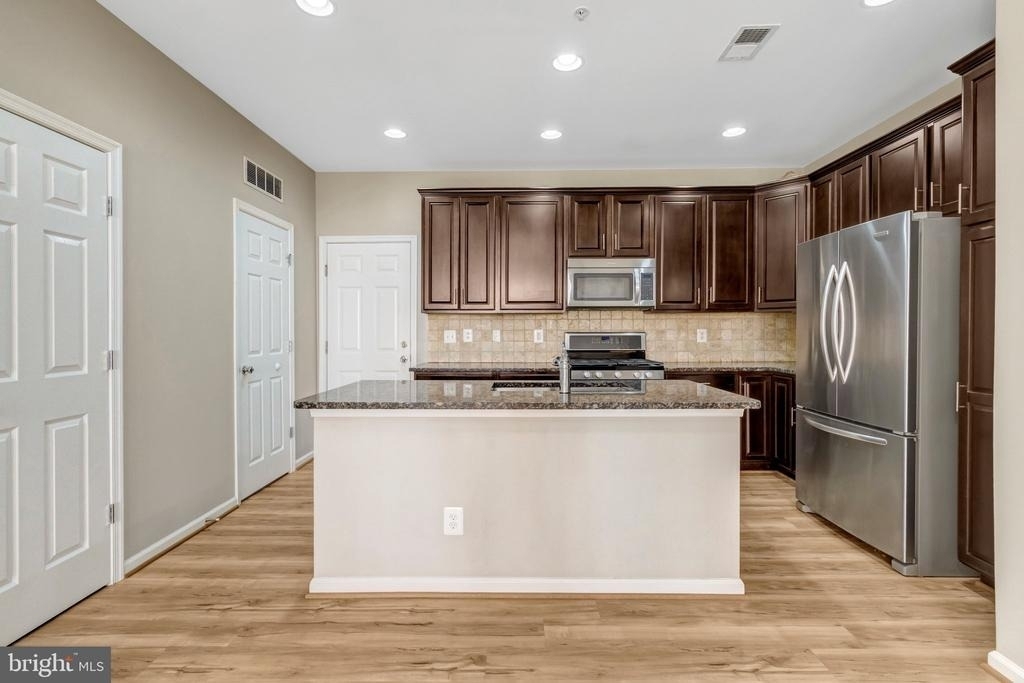 42790 Lauder Terrace - Photo 20
