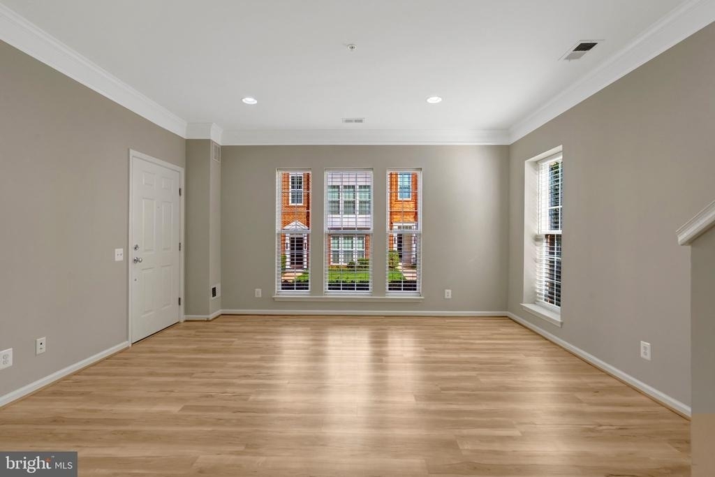 42790 Lauder Terrace - Photo 7