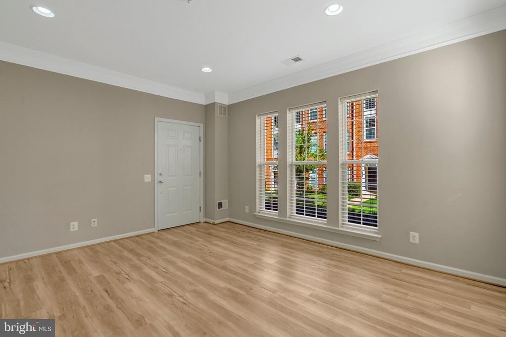 42790 Lauder Terrace - Photo 10