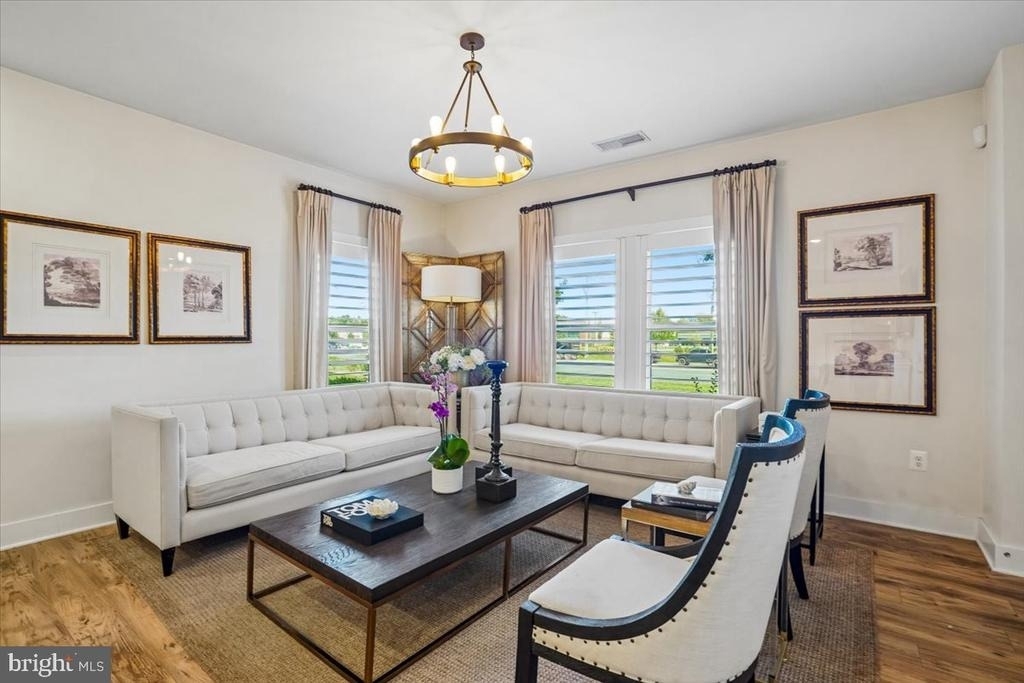 44834 Tiverton Square - Photo 1