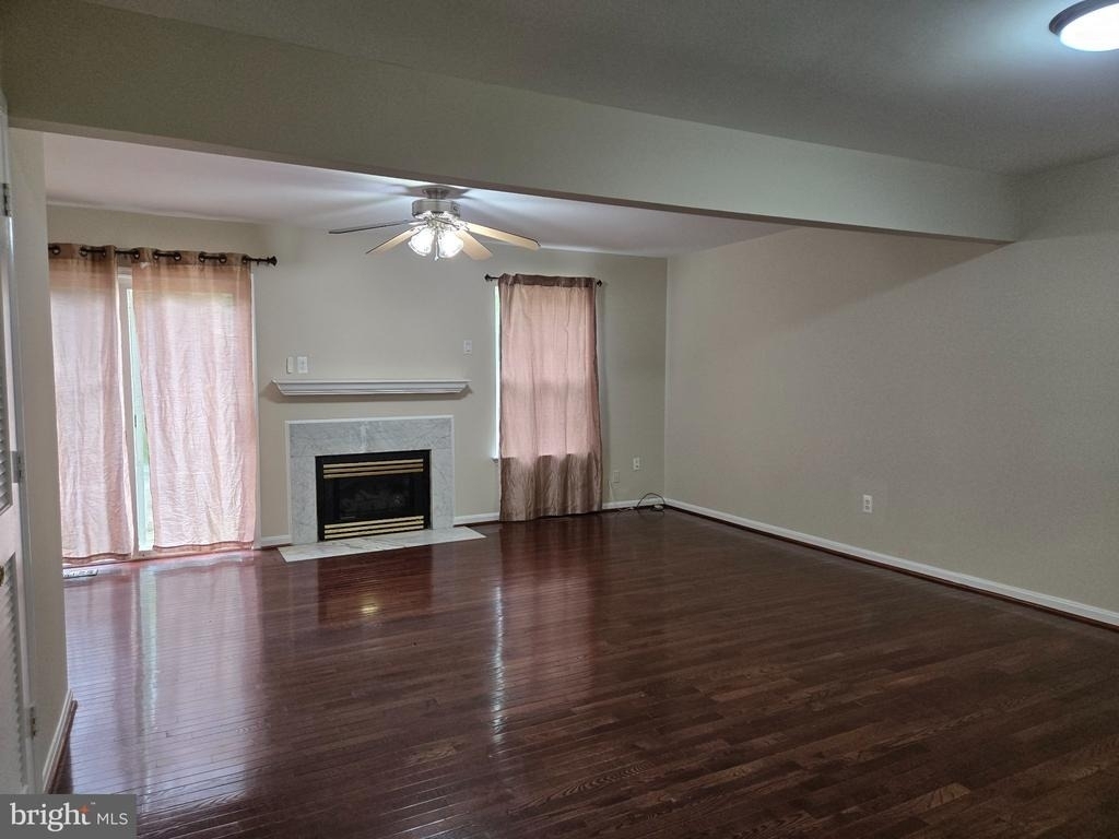 128 Hampshire Square Sw - Photo 2
