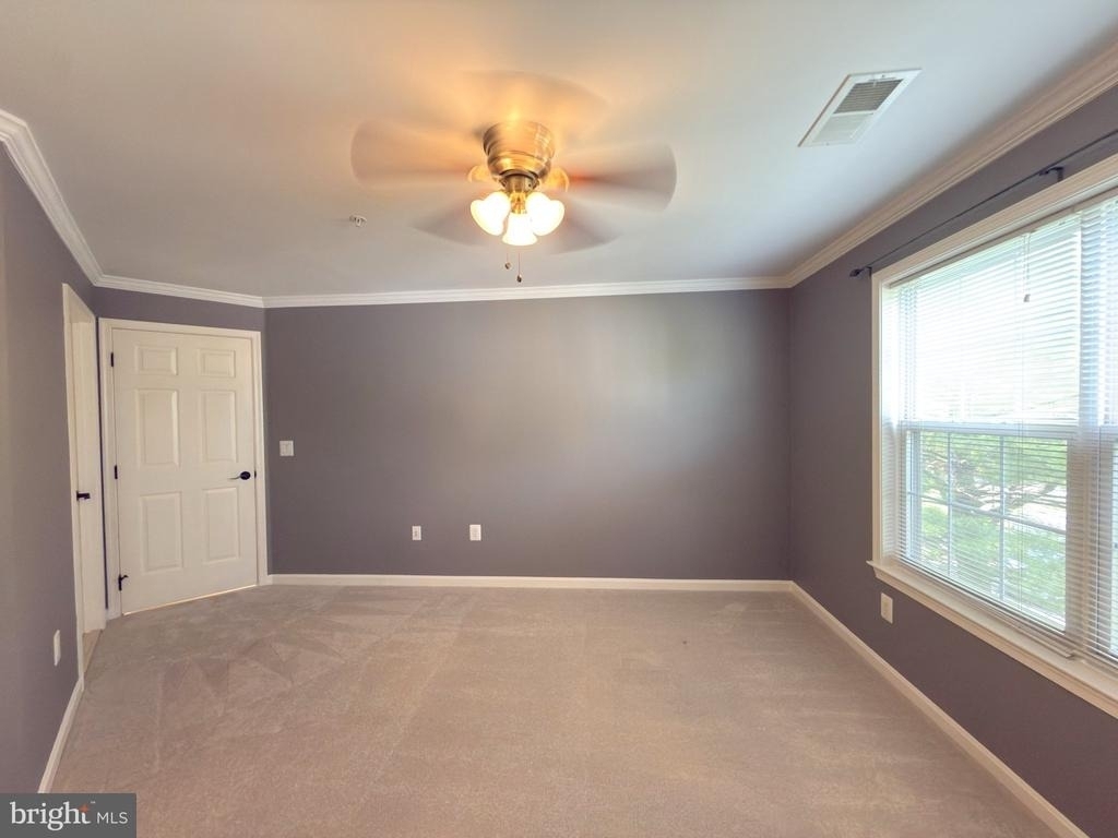 675 Constellation Square Se - Photo 13