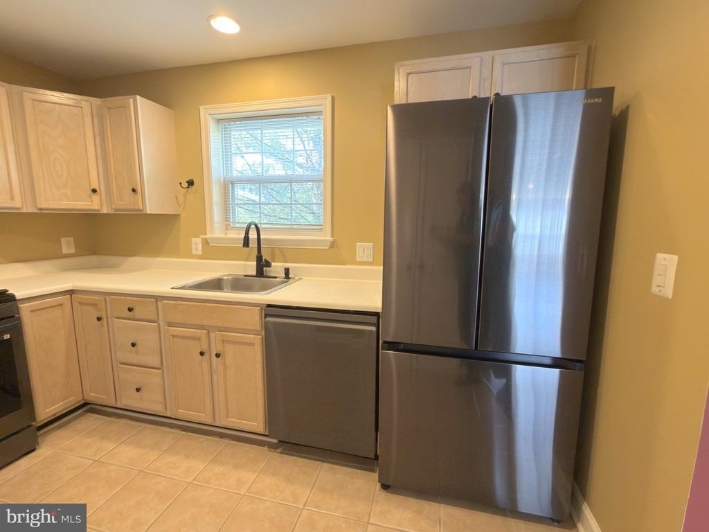 675 Constellation Square Se - Photo 9