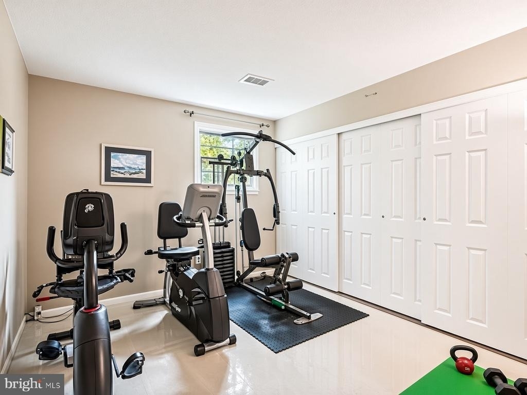 1320 Elsinore Avenue - Photo 8