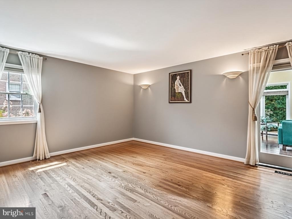 1320 Elsinore Avenue - Photo 6
