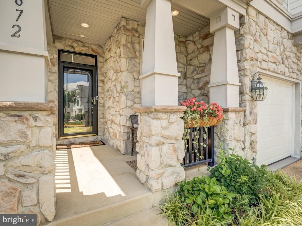 5672 Tower Hill Circle - Photo 2