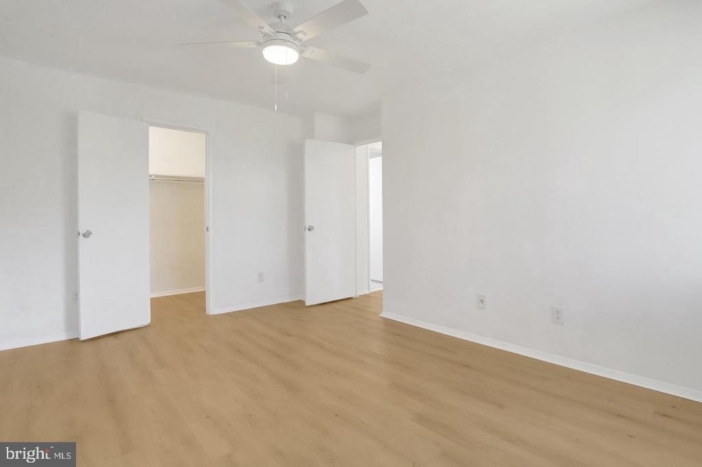 2909 Charing Cross Road - Photo 17