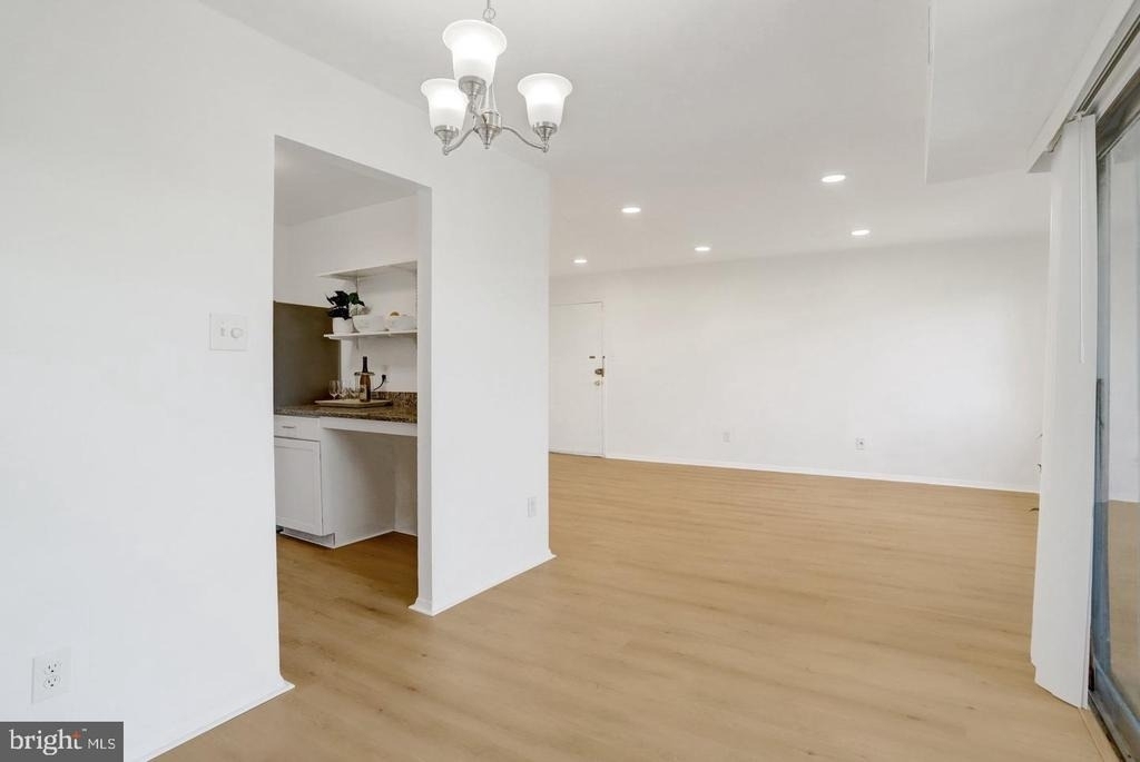 2909 Charing Cross Road - Photo 8