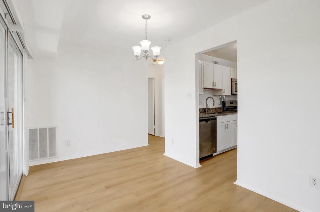 2909 Charing Cross Road - Photo 6