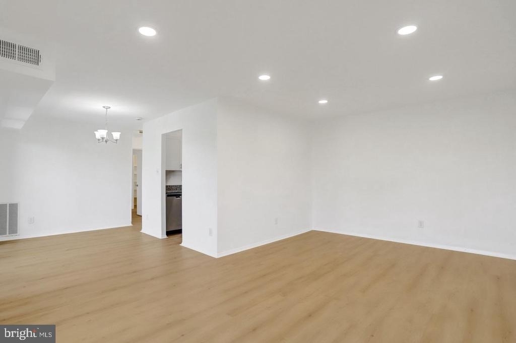 2909 Charing Cross Road - Photo 5