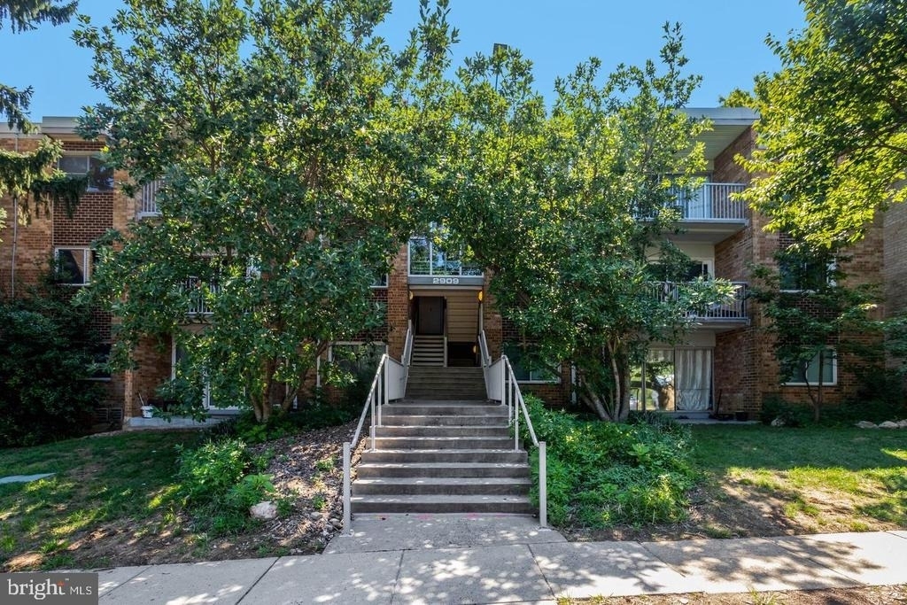 2909 Charing Cross Road - Photo 1