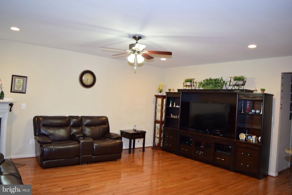 3791 Louise Avenue - Photo 11
