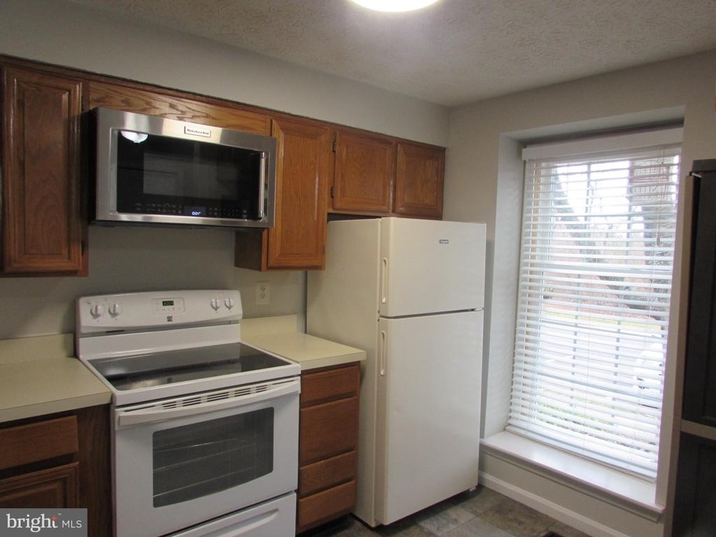 1663 Poplar Grove Drive - Photo 10